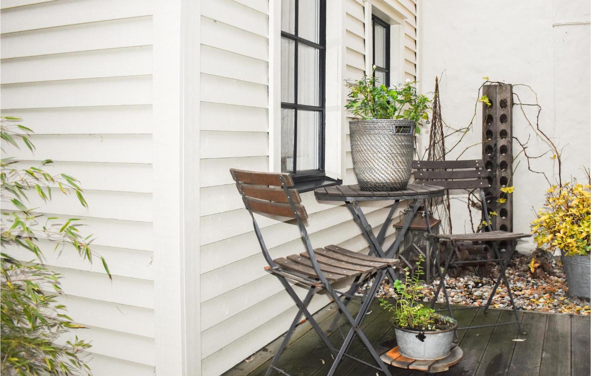 1 Bedroom Amazing Apartment In Ystad Exterior foto